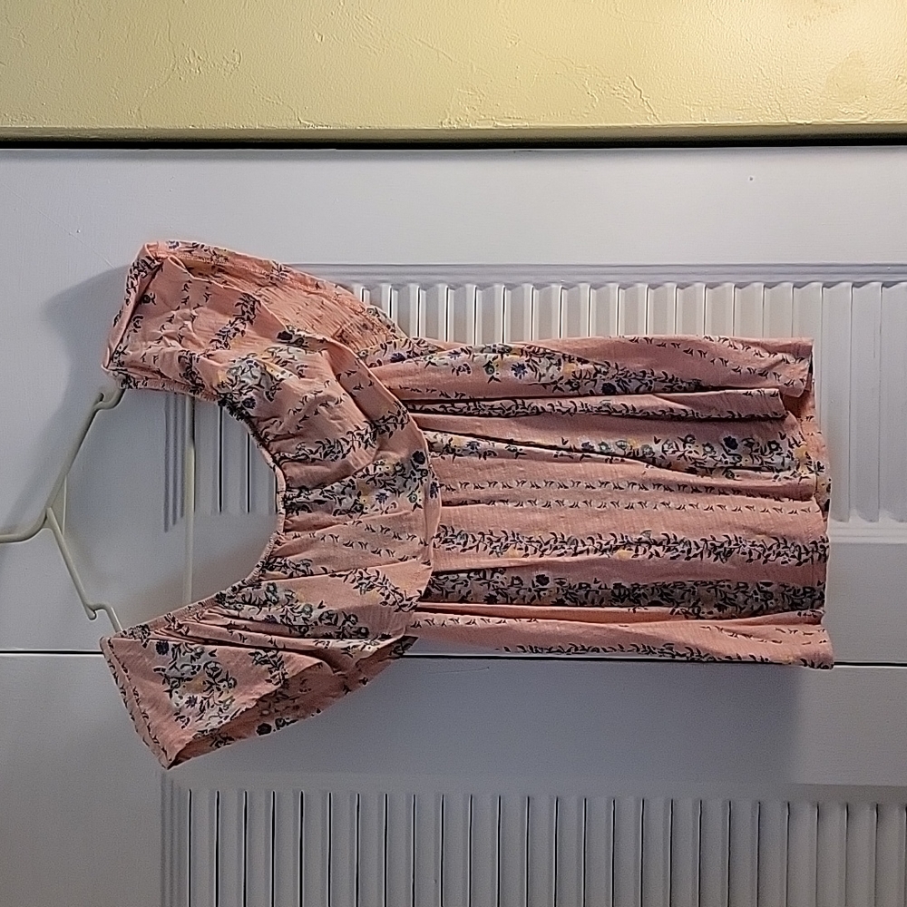 Old Navy pink flowered summer top